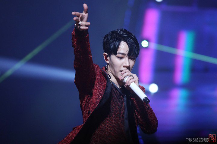 its_springtime's tweet photo. 171223 Our stars
https://t.co/Y8sKYAtmzq
https://t.co/yhfogibivq
https://t.co/lgA3WTD9YO
#하이라이트 #Highlight #양요섭 #이기광 #손동운 https://t.co/UseoyE8cYz