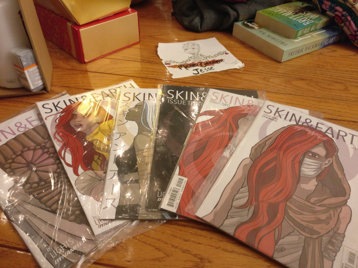 adventruong's tweet photo. Sister got me the full set of Skin&amp;Earth for Christmas! @lights https://t.co/KbjZ2qt59b