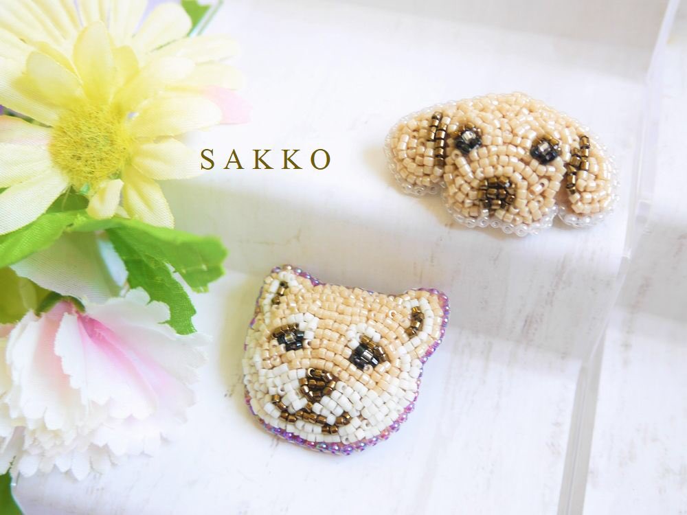 usakkosakko's tweet photo. 柴犬とダックスフンドのブローチ✨
アトリエCHINOCOさん( @atelierCHINOCO )へ納品しました♪
ちょこっとぷにぷにです(*^^*) https://t.co/ctvDgIU2fJ