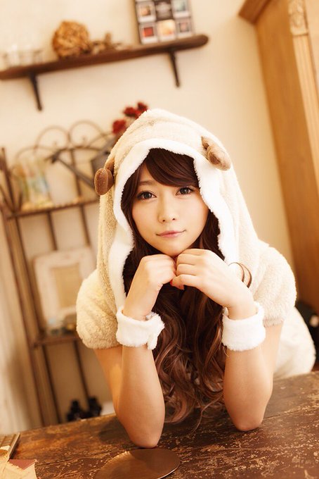 Merry Christmas🎄✨ わたしまだケーキたべれてないぞー(;o;)💦 みんなちゃんと食べた？？  写真も何も撮ってないから去年のしかないし、ダメリークリスマスだわい(;o;)💦 https://t