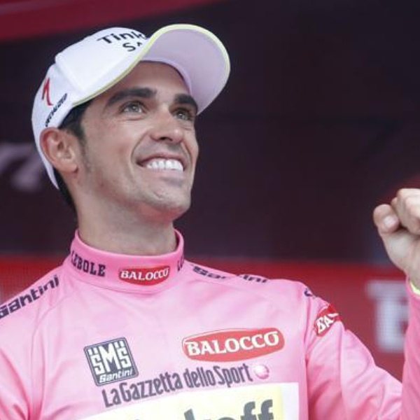 albertocontador's tweet photo. Hola!Hoy con motivo de mi retirada Teledeporte emitirá un amplio documental,estará chulo.😉La cita hoy a las 22:00 https://t.co/wBQBqIupKJ