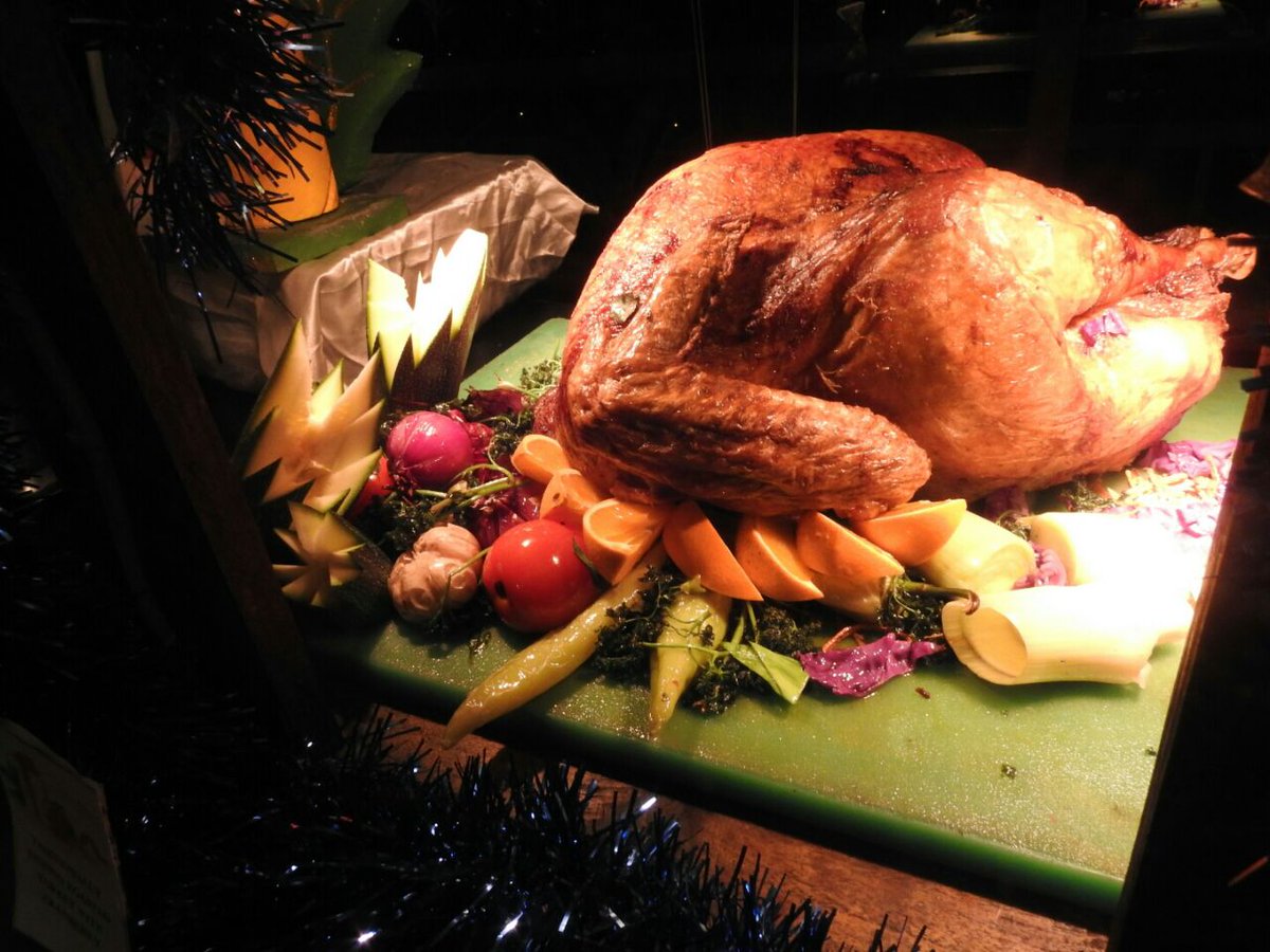 hoteltopazkandy's tweet photo. The hotel hosted a special Christmas Dinner Gala for the guests with exotic food and a colorful ambiance! https://t.co/ebV2O3rT9C