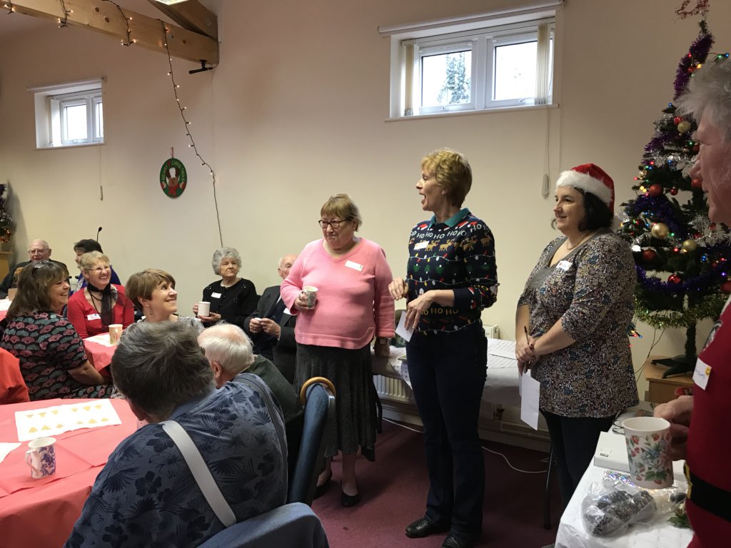 HealthWWBerks's tweet photo. #Nooneshouldhavenoone @AgeUKnews, #CommunityXmas has started with lots of songs,#guessthenameofthesnowman and laughter, what a buzzing atmosphere for Christmas #newburychristadelphian @communityxmas https://t.co/6ldiiXy39k