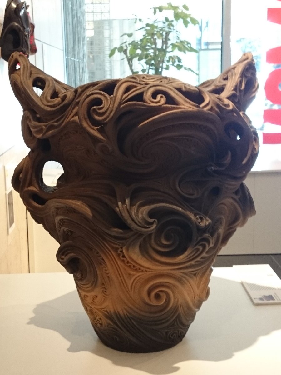 中3女子ボレロ村上さん参加のグループ展に如月真弘さん 鳥羽輝人さんが訪れ縄文土器の魅力に触れる Togetter