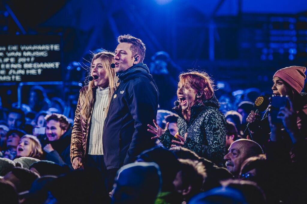 lindemerckpoel's tweet photo. Toen ze het zeiden van die 10 miljoen. ❤️ https://t.co/qnlZtl52DE