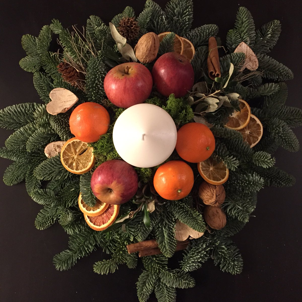 Clairedelune031's tweet photo. È #Natale ❤️ Tanti auguri a tutti cari amici di Twitter!!! 😘🎄🥂❄️ https://t.co/kt7Fb7a156