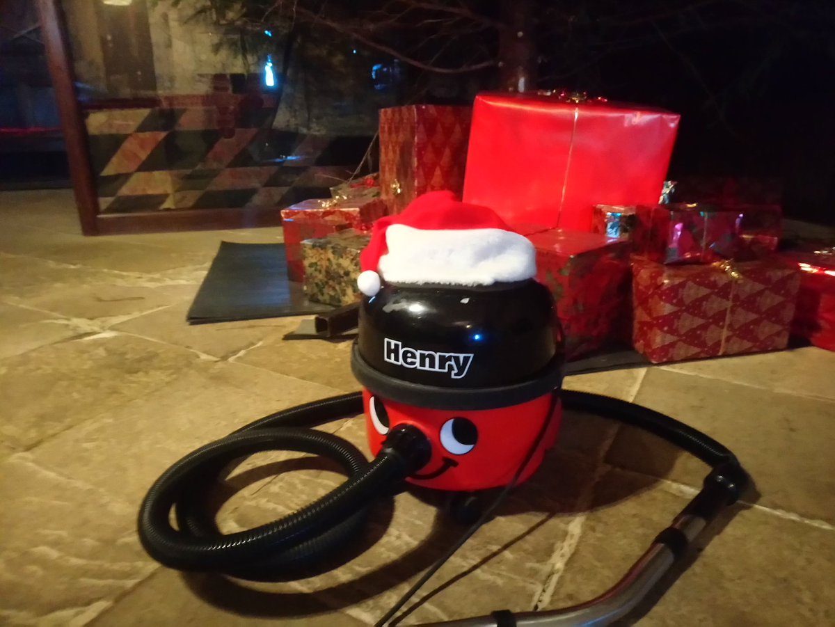NTChaps's tweet photo. Merry Christmas from the chaps and of course Henry too! https://t.co/VJup4FeQSq