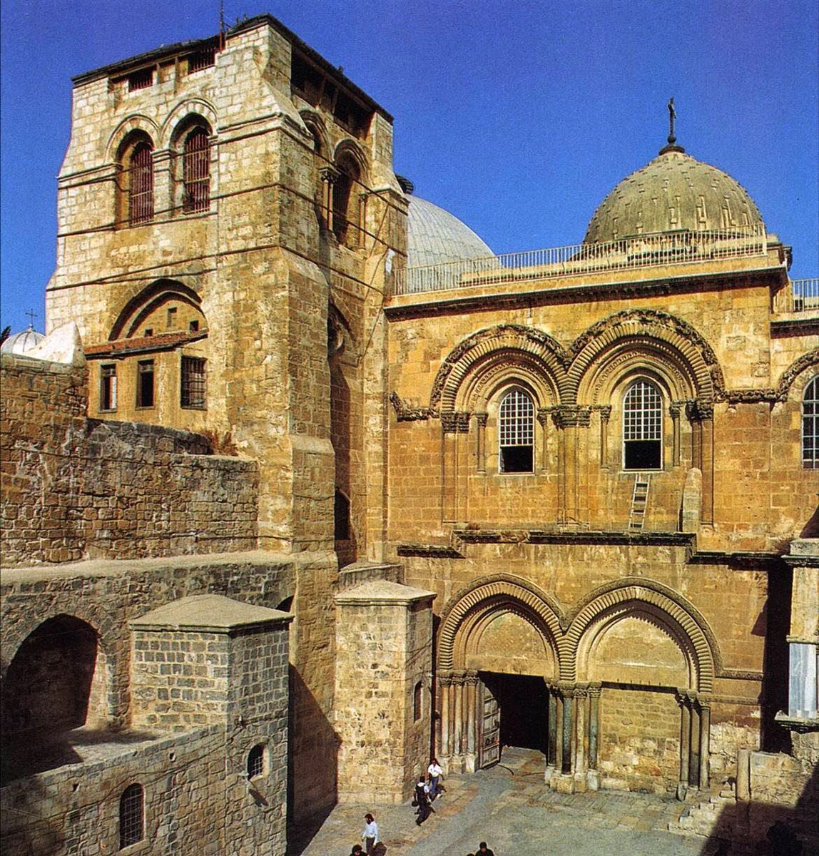 QuantaSpA's tweet photo. In this holy day for Christians, we couldn’t but remember that our lasers have also restored the door of the Holy Sepulcher in Jerusalem https://t.co/ZxJw9cwPKe