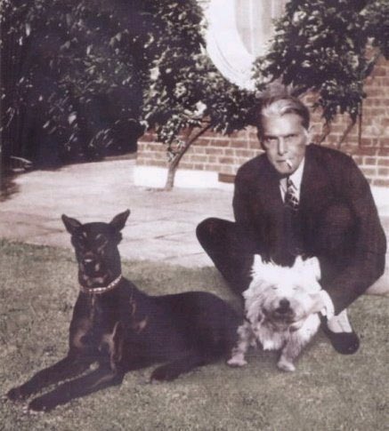 mangobaaz's tweet photo. #Jinnah at his finest.
#MyHeroJinnah #25thDayOfJinnah #QuaidEAzam https://t.co/EKYsW00pUO