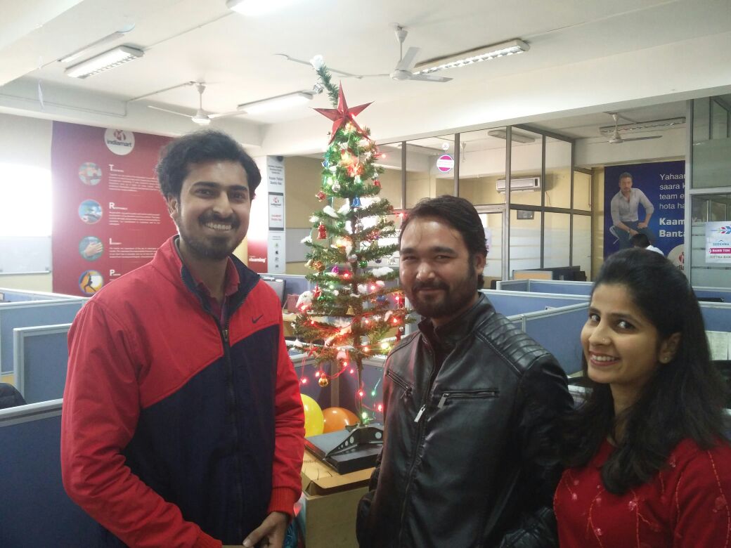 pradeep_chopra's tweet photo. Christmas celebration in my office..  #MerryChristmasEveryone https://t.co/OvPz7Mym4h