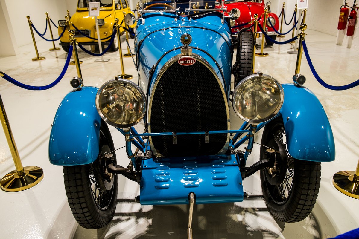 Almazaar's tweet photo. Are you a fan of vintage cars?
We are the perfect destination for you!
Come on over to #AlMazaar and check out our special car collection.
We have a new collection of vintage cars added to the collection. https://t.co/Q7WpQ9HoRq