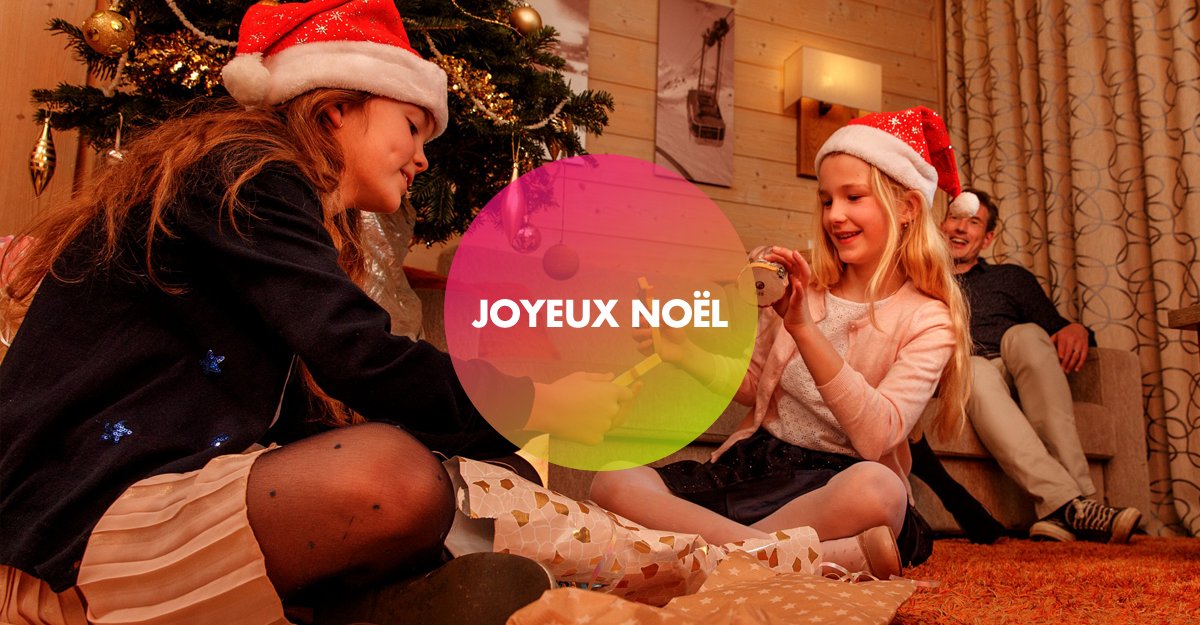 #JoyeuxNoel en #famille ! 🎄🎁 Il est l'heure d'ouvrir les cadeaux 😍 Avez-vous été gâtés ?