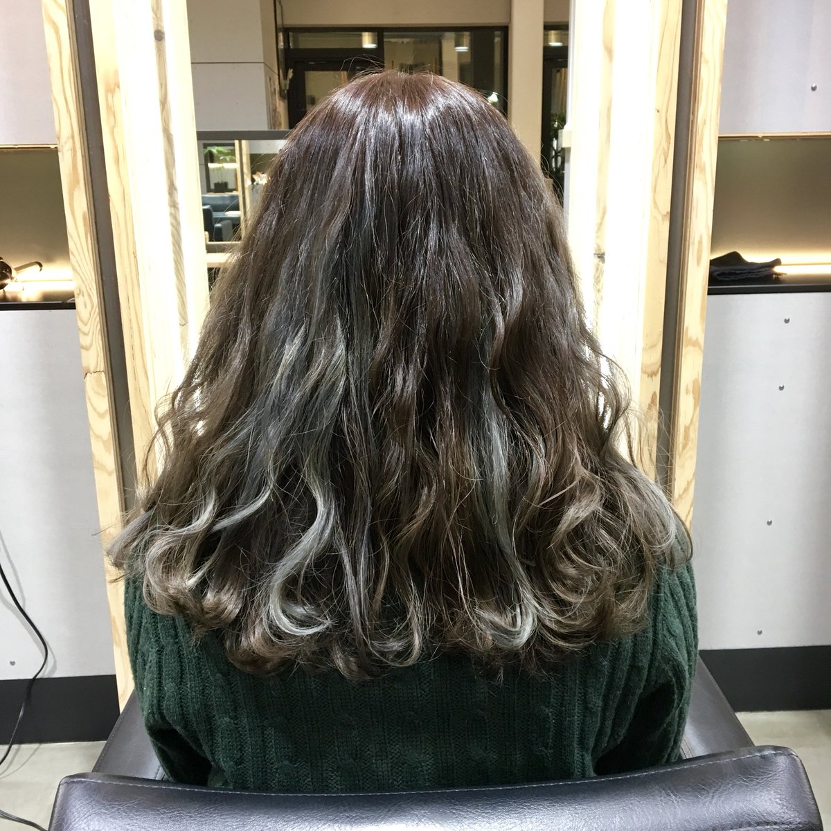 AlamodeCentre's tweet photo. メッシュ、イルミナカラー✂️.
stylist 佐藤 淳.
#美容室 #アラモード #サントル店 #メッシュ #ダブルカラー #ブリーチ #イルミナカラー #OCEAN #NUDE #��テ #ゆる巻き https://t.co/VY2cdX25Y9