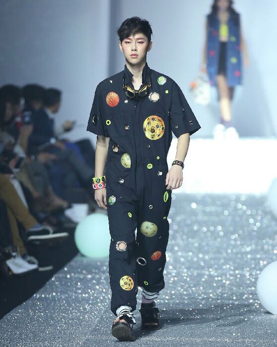 nsw_1025's tweet photo. ราม “นี่คิ้วหรือพริกชี้ฟ้า” 555555555555555555555555555555555555555555 ขำลั่นออหฟิตเลยโว้ย #จีบอยู่ไม่รู้หรอก https://t.co/8lhM6GzQKM