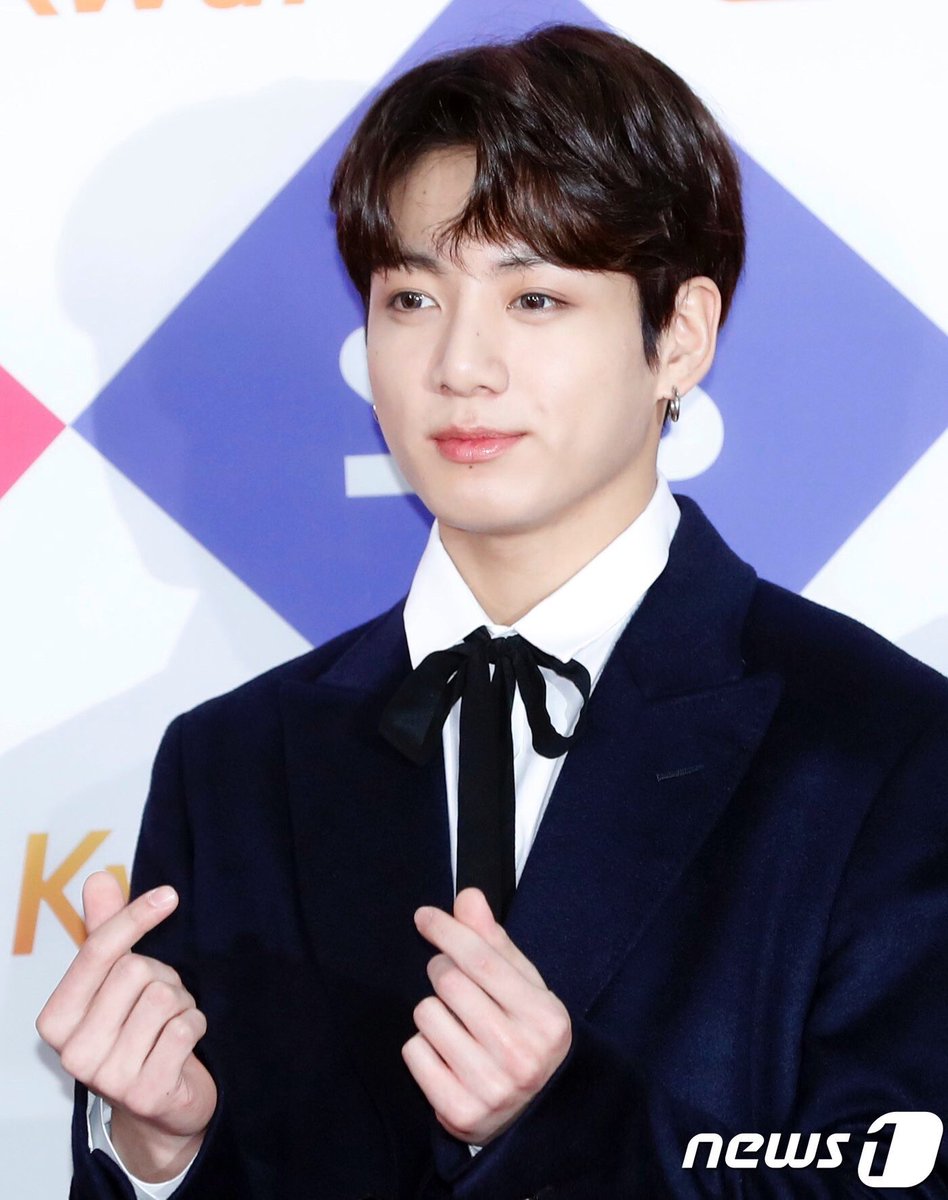IU💖JK•• on Twitter: "IU x Jungkook on SBS Gayo Daejun Red Carpet [ #