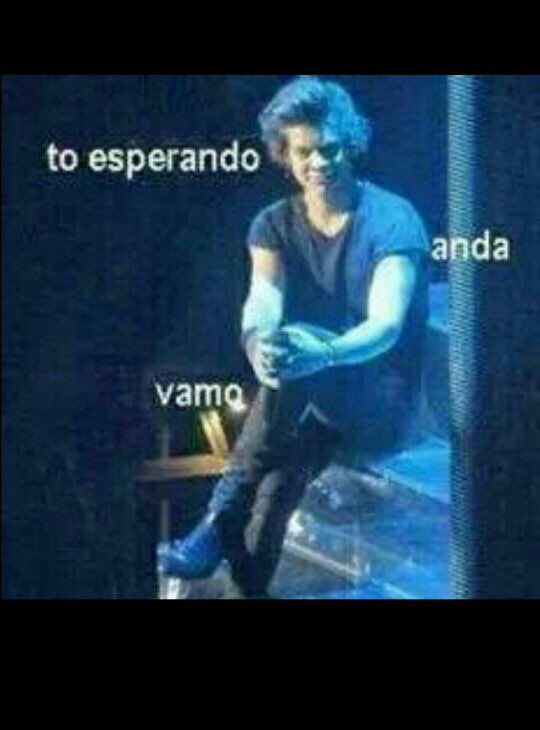 1Direectioners's tweet photo. Eu esperando Harry postar o parabéns pro Louis https://t.co/csV1mWUQBa
