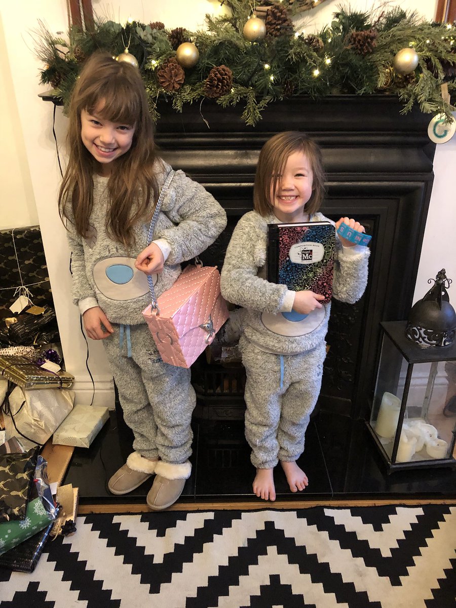 CandiceBayley's tweet photo. @NetflixUK and @MGAEnt BRAVO!!!! Games for girls that are about science, spying and they’re cool! We LOVE them #stem #girlpower #MerryChristmas #projectmc2 https://t.co/Rzhga0o869