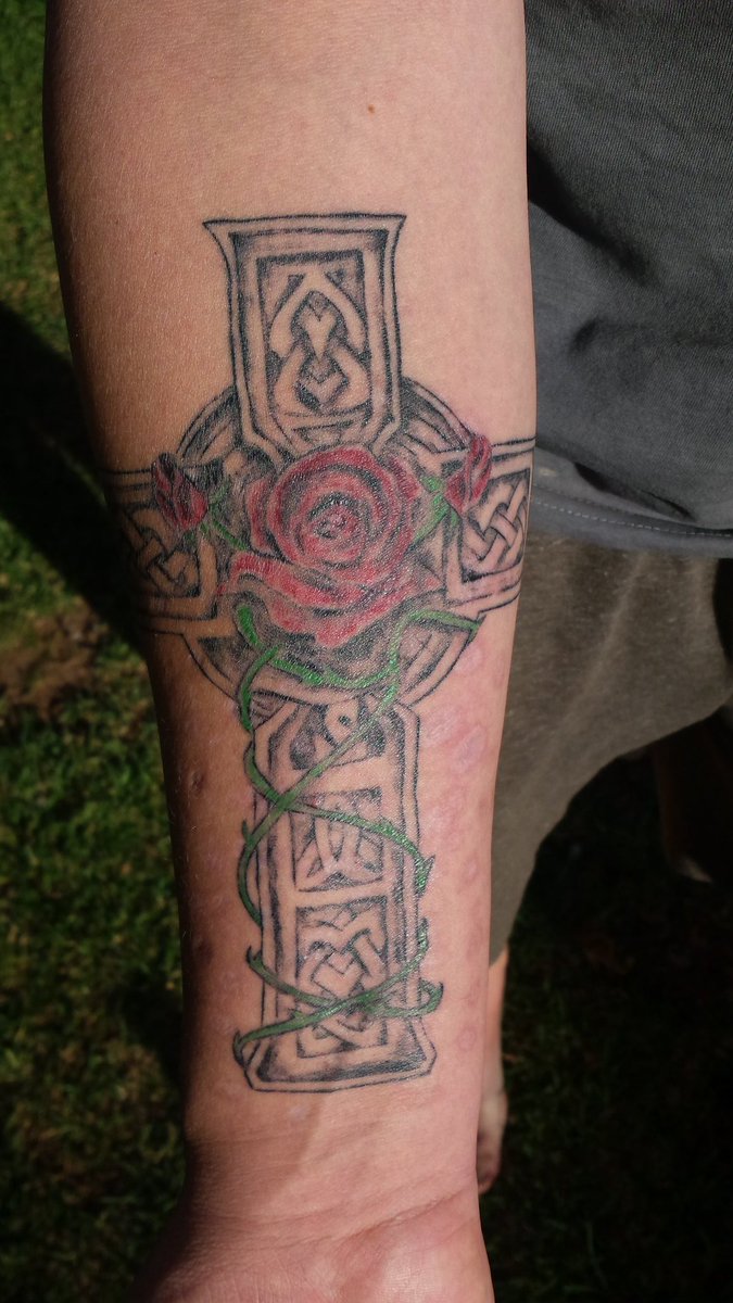 harry_hiccup's tweet photo. My new tattoo I got as a Xmas gift from mom dad and my sister https://t.co/0XMjwiEExv