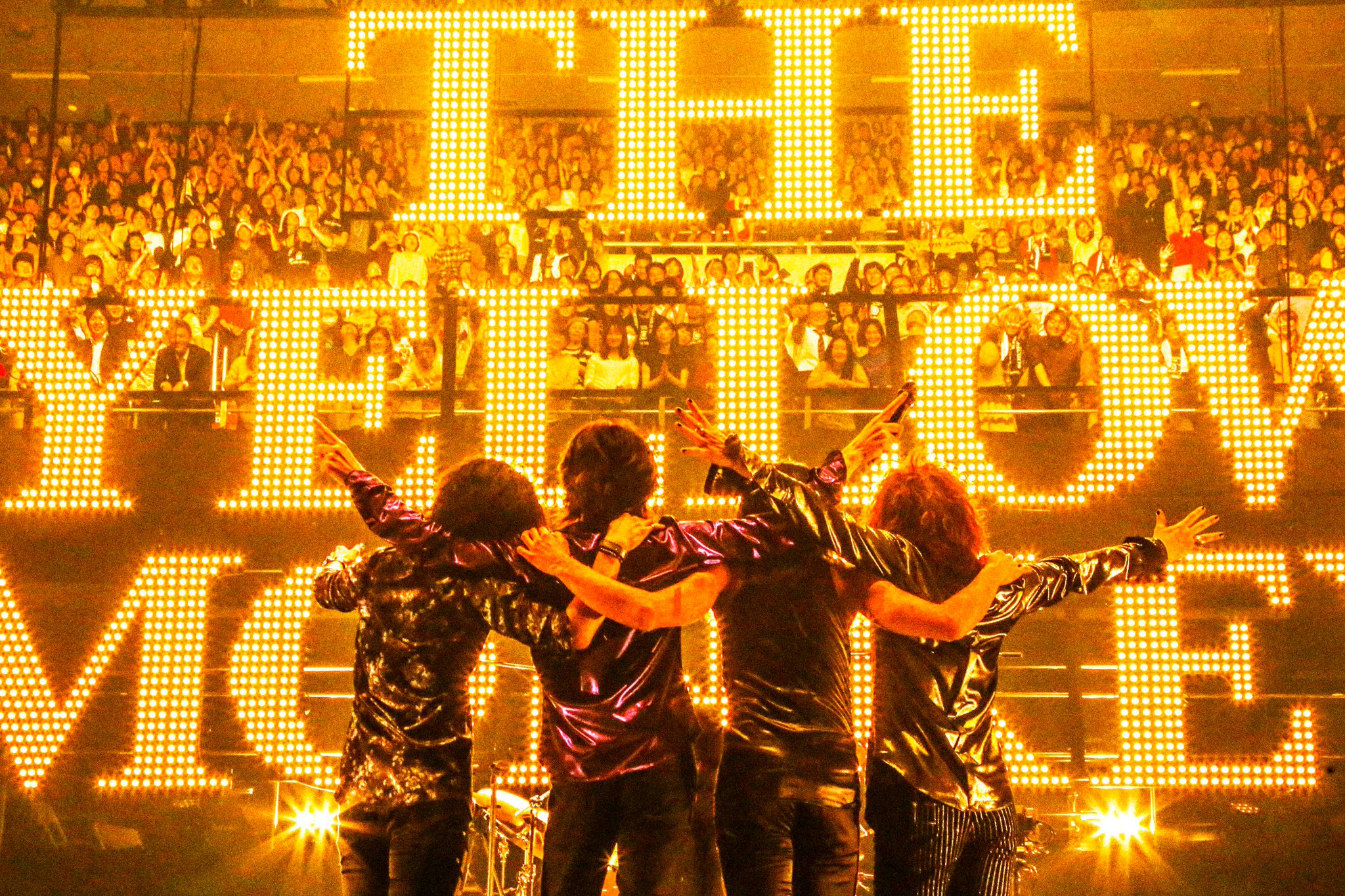 チケットぴあ九州 あと３回寝るとthe Yellow Monkeyのヤフオクドーム公演 12 28 本日の西日本新聞に博多弁verのlove Love Showが この歌詞で演奏してほしい チケットはこちらhttps T Co Yakzdrav5x Theyellowmonkey イエモン 西日本新聞