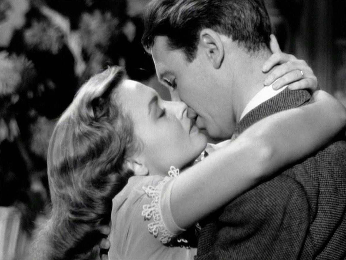 VictoriaJustice's tweet photo. ♥️♥️♥️ this movie 🎥 #ItsAWonderfulLife https://t.co/qdKQZPGfZn