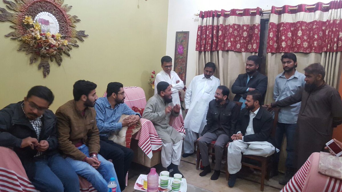 APML_EAST's tweet photo. Vice president Sindh south region @syed_emaduddin & General secretary #DistEast @AzfarAli78 metting with Shah faisal town public PS120 & convencing for 7th Jan jalsa in #DistCentral liaquatabad fly over.
@APMLOfficial_
@MazharAbbasGEO @Maria_Memon
@WusatUllahKhan
@DrDanish5 https://t.co/BgCpQh0mxV