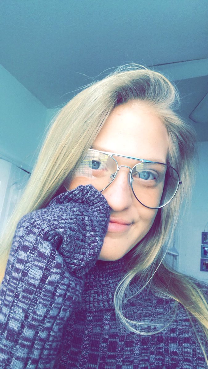 delaney132's tweet photo. Christmas Eve✨ https://t.co/F2Z8LXftzC