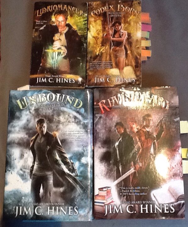 Klaudia_Seibel's tweet photo. #Diversity in Phantastik: Zwei fallen mir spontan ein:
- @jimchines' #MagicExLibris-Reihe
- "Der lange Weg zu einem zornigen kleinen Planeten" von @beckysaysrawr (ohne Bild – habe ich an meinen Friseur verliehen)
#phantbest #25 https://t.co/BuyDgSIxlX