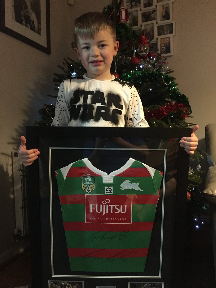 Massive thank you to Aunty <a href="/HeavstarLa/">Sophie Wragg</a> and Uncle Simon and especially <a href="/greg_inglis/">Greg Inglis</a> <a href="/SamBurgess8/">Sam Burgess</a> <a href="/SSFCRABBITOHS/">South Sydney Rabbitohs 🐰</a> for this shirt he was so shocked and has made his Christmas