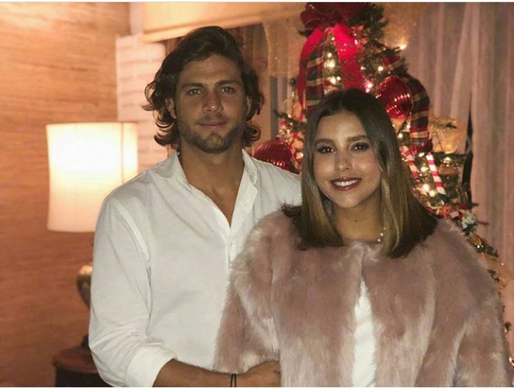 PancheriFansEs's tweet photo. Los titos nos desean una feliz navidad. 
Lo mismo os deseo pareja.😗😗
@PancheriHoracio @soypaulinagoto  #HoracioPancheri💙 #PancheriFans  #FelizNavidad https://t.co/vGi5Q1NUQn