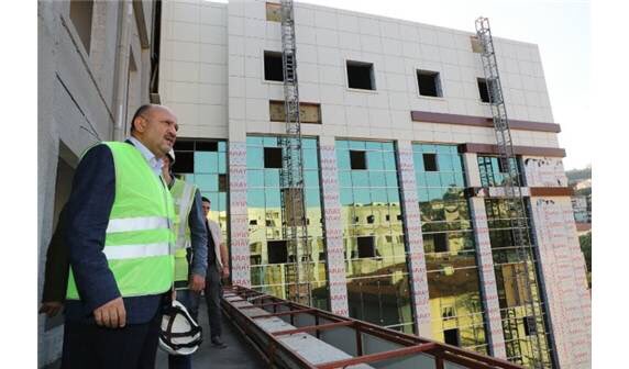 fikriisik's tweet photo. 326 yataklı yeni Kocaeli Devlet Hastanemiz, bugün, kıymetli hemşehrilerimize hizmet vermeye başladı. Kentimize ve ülkemize hayırlı olsun. https://t.co/4woueANG9K