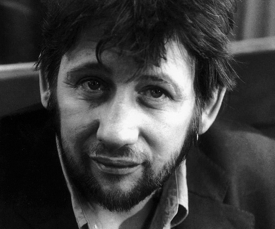 Happy birthday to Shane MacGowan. 60 years today. You fucking made it! 