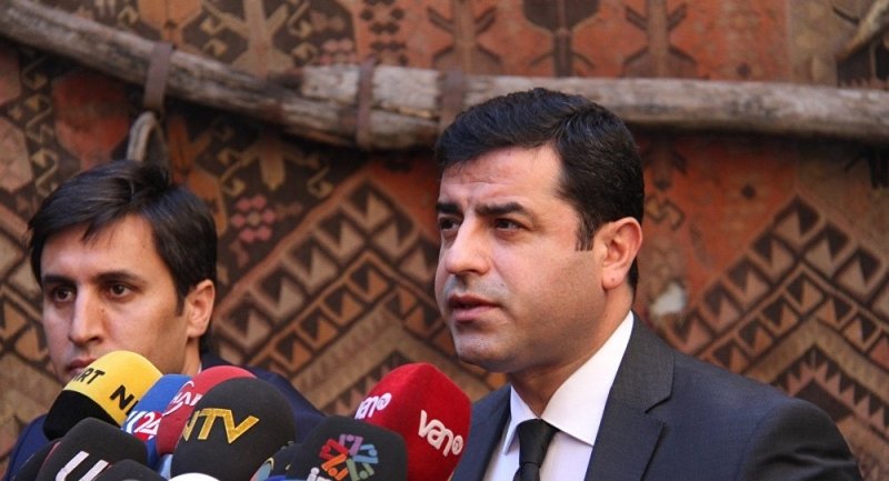 Dengekobanecom's tweet photo. Demirtaş’tan maddi-manevi tazminat davası https://t.co/dOPXL7QJDt https://t.co/O94dChzyGv