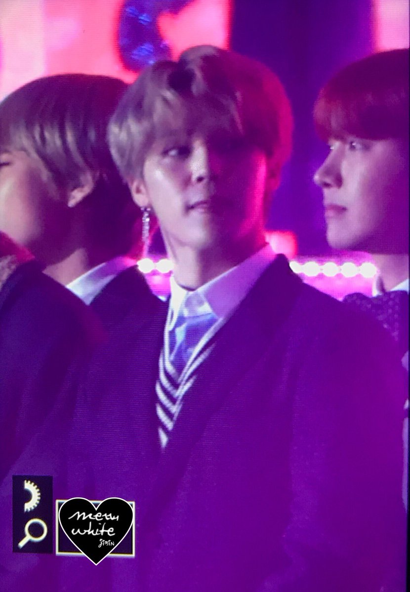 MERRYWHITE_JM's tweet photo. 171225 가요대전 프리뷰

지민아 💛

#JIMIN #지민 #짐니 #박분홍
#BTS #방탄소년단 @BTS_twt https://t.co/yqkFulOaOt