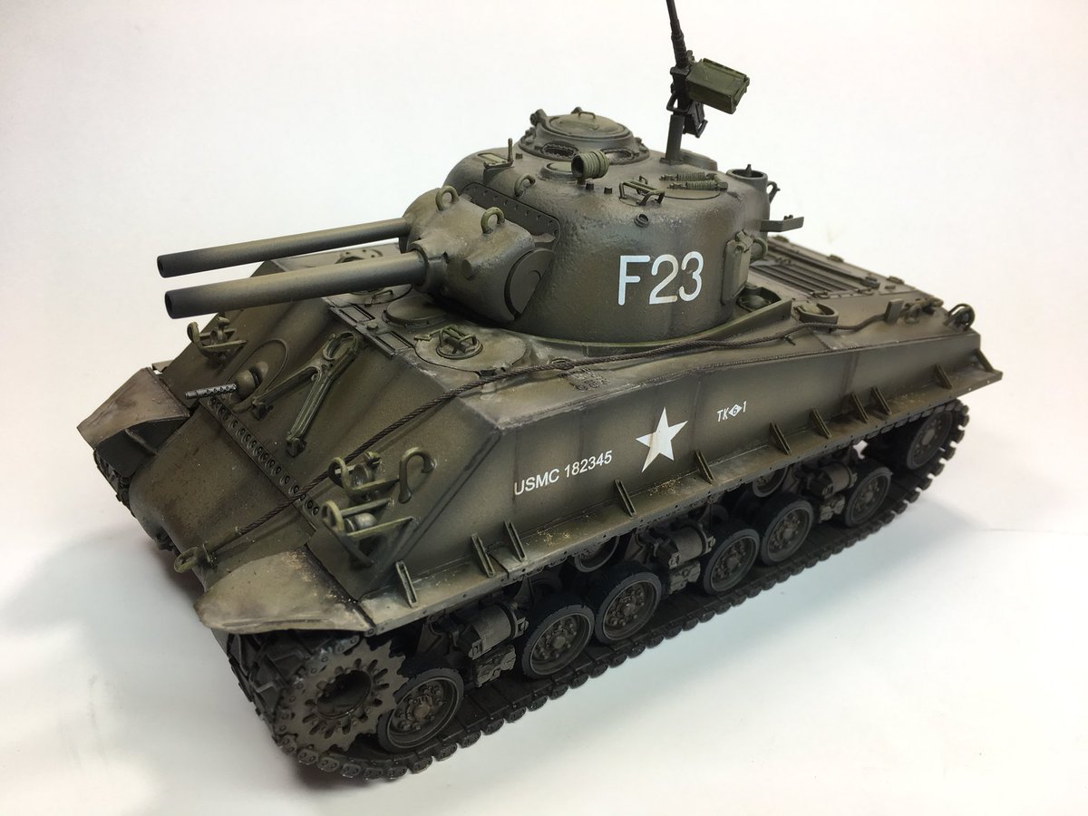 土居大工 ドラゴン M4a3hvss火炎放射型 完成です 2両連続のドラゴン製シャーマンは かなり疲れました 後でタミヤ朝鮮m4の戦車兵乗せたいので 砲塔のハッチは可動式です 製作中の沢山のrtと ありがとうございました 秋のシャーマン祭り完成