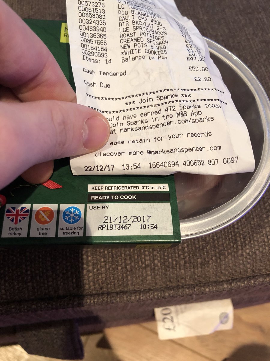 rogjw's tweet photo. @marksandspencer Big up @marksandspencer for ruining my first Christmas at home with a new born baby daughter and selling me an out of date Turkey 🦃 one job I had and you’ve made me look like a right clown. No turkey on Christmas Day now thanks to M&amp;S https://t.co/poQzQE8WmO