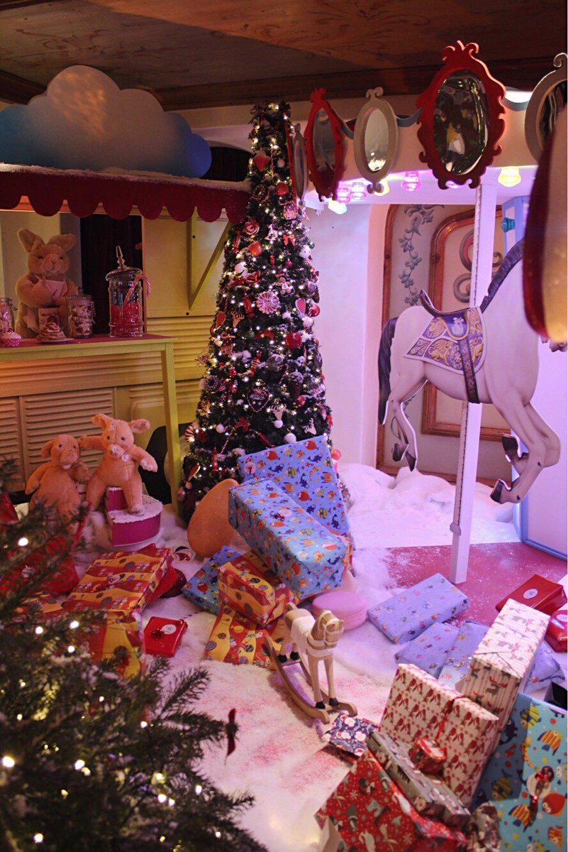 airellesco's tweet photo. Merry Christmas from Les Airelles Courchevel and from all the Airelles Collection team ! 🎅🏼
#AirellesCollection #ChristmasSpirit #Courchevel https://t.co/Jh94GSnQ7Z
