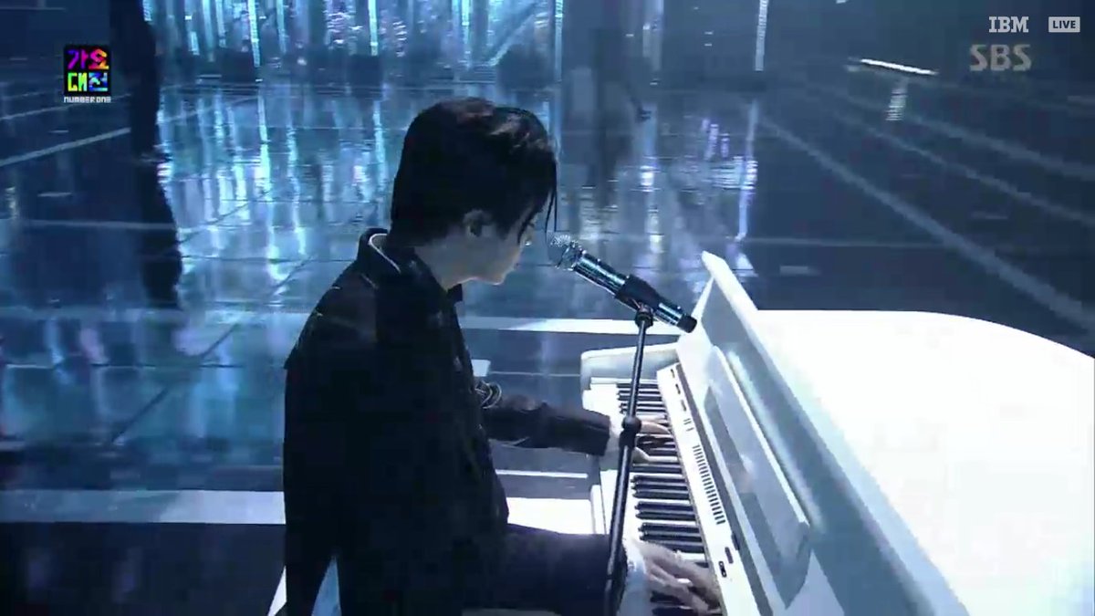 kissbbom's tweet photo. Beautiful 🎹💕 #영재 #GOT7 #YouAre https://t.co/KkdBbfJwRf