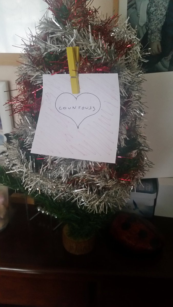 WankilFever's tweet photo. Et 27 @counfouzz, c'est gratuit, c'est cadeau de la maison :)
#kingoftrees #Ezi0fire
Joyeux NoΓ«l https://t.co/mLPWpGYtgc