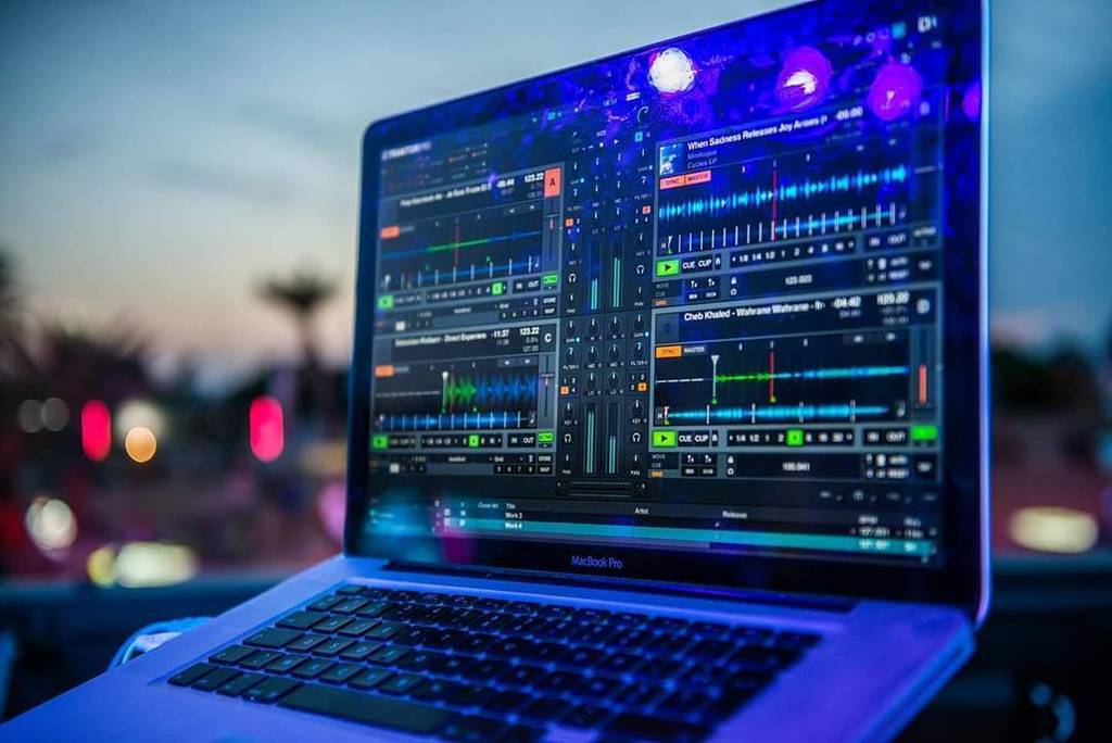 DjerbaFest's tweet photo. Everything begins here 💻
.
.
.
.
.
.
.
.
.
.
.
.
.
.
.
#DjerbaFest #PulpEvents #InArtWeTrust  #music #dance #techno #rave #electro #party #housemusic #dubstep #producer #plur #trance #love #deephouse #electronicmusic #bass #trap #instagood #festival … https://t.co/jckDkKimEO https://t.co/fgdX4shrCd