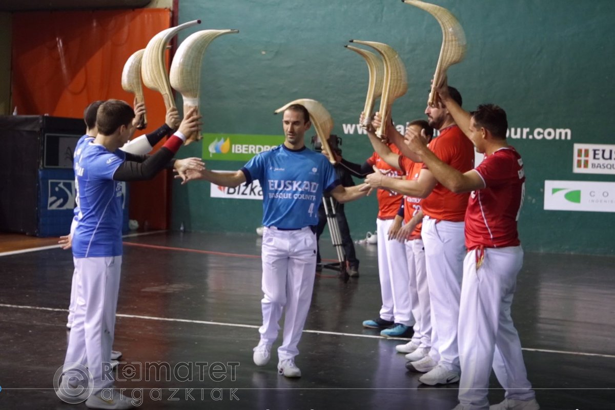 [ARGAZKIAK] Gotzon Enbilen azken partida profesional bezala. baleike.eus/zumaia/1514194… #zumaia <a href="/JaiAlaiNews/">Jai Alai League</a> (📸 Peio Romatet)