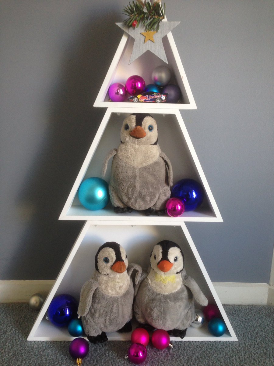 TimingPenguin's tweet photo. Merry Christmas to all our amazing friends and followers! We hope you've had a fabulous day! A big thank you to all our friends who have taken the penguins on adventures throughout the year - we couldn't do it without your amazing help! 
Merry Christmas! https://t.co/BvvD4FGobn