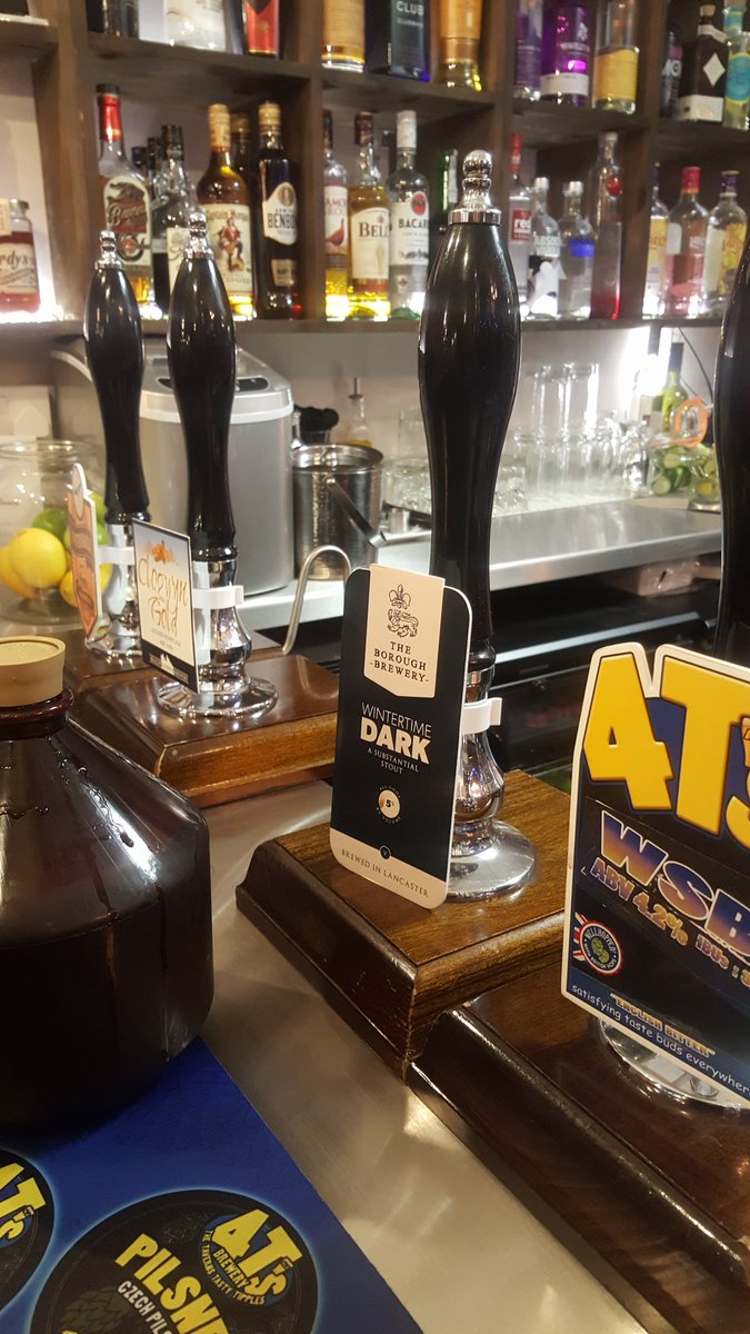 editorcamra's tweet photo. Popped into @BaronsLounge
In Northwich yesterday for a carry out for a party. Great place.
Very pleased with the @BoroughBrewery stout. Perfect beer for the season. 
Serving hint; try it with a huge number of mince pies!
Merry Christmas. https://t.co/2J2GP6epX4