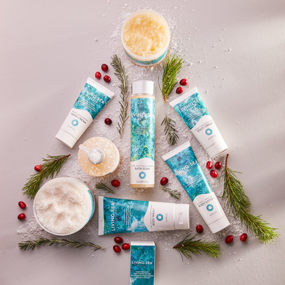 Merry Christmas you lovely lot! As it's our first LST Christmas, we are sharing the love! Let us know who you would share this Christmas bundle with and we'll send a set to you and set to them. Christmas is a time for giving after all. #Win #Competition #MerryChristmas