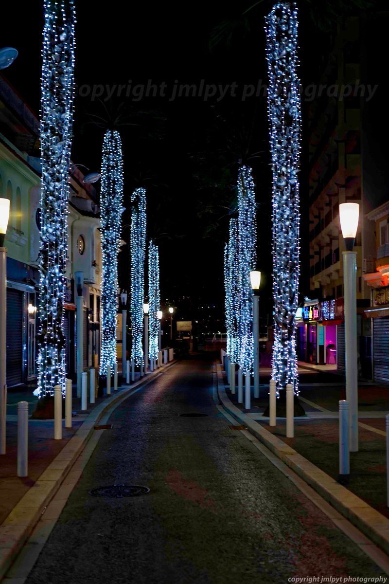 Antibes by night à Noël 

#CotedAzurFrance #antibesjuanlespins #antibes #juanlespins #christmas #cotedazurnow #regionsud #francemagique #magiquefrance #Provence #cityscapes #Travel