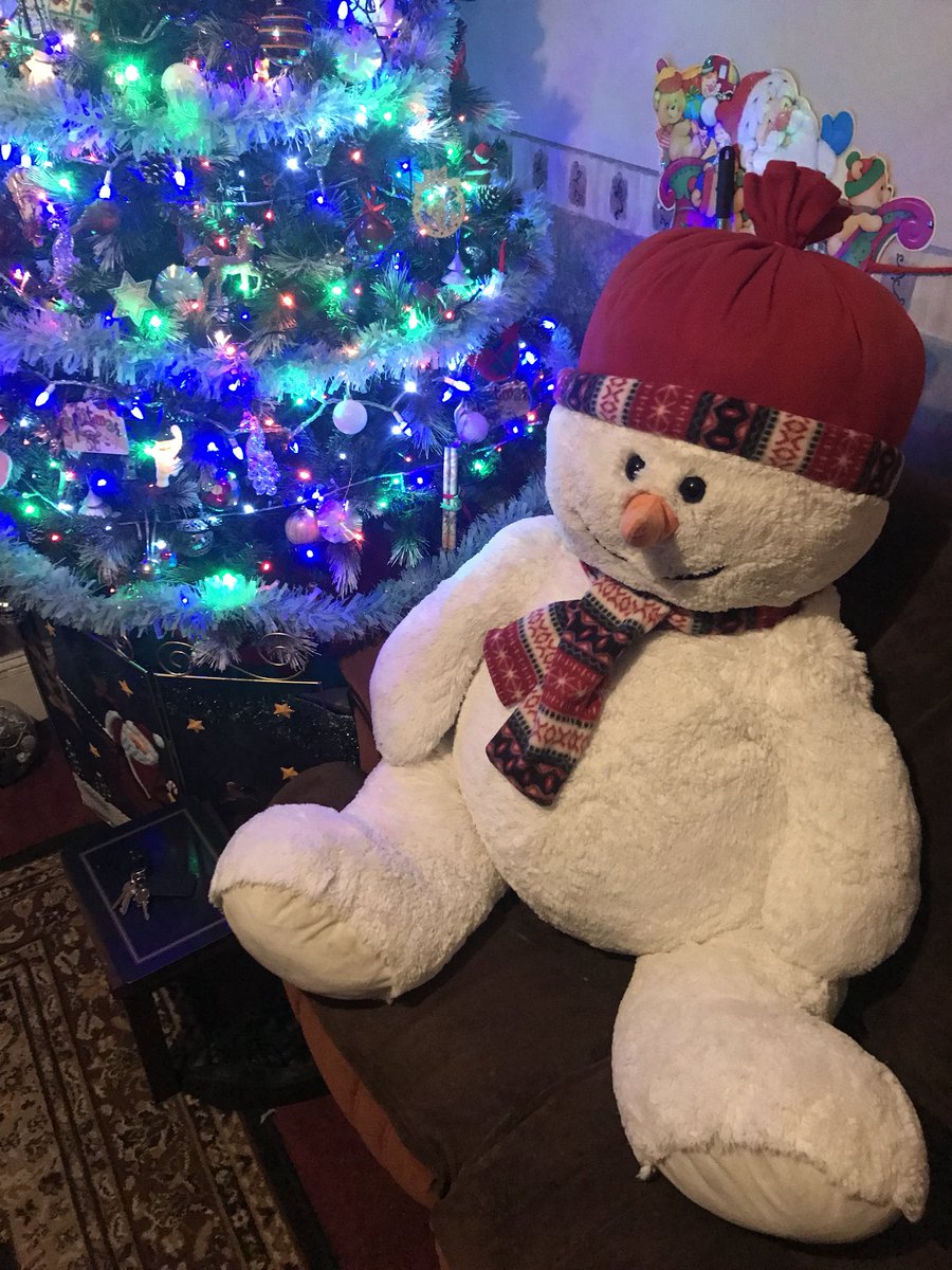 AspirePre's tweet photo. Merry Christmas from all at Aspire Pre-Academy! Thanks to all that have joined us this year and thanks to our great coaches too! We hope you all have a great time! 
🎄☃️❄️⚽️💖💙 https://t.co/Yg7uN9XAZJ