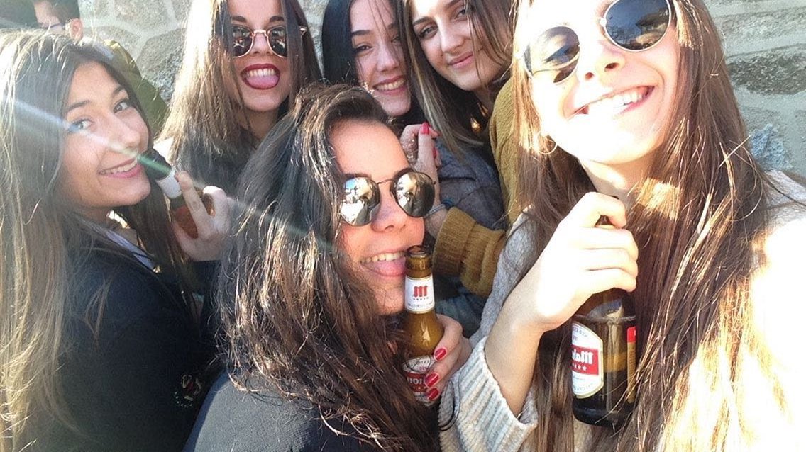 SaraPulidoFdez's tweet photo. Feliz Navidad🎆🎉😈
@Carrasquitt_ @laauuraa003 #sandrius https://t.co/4jvNo4MIvc