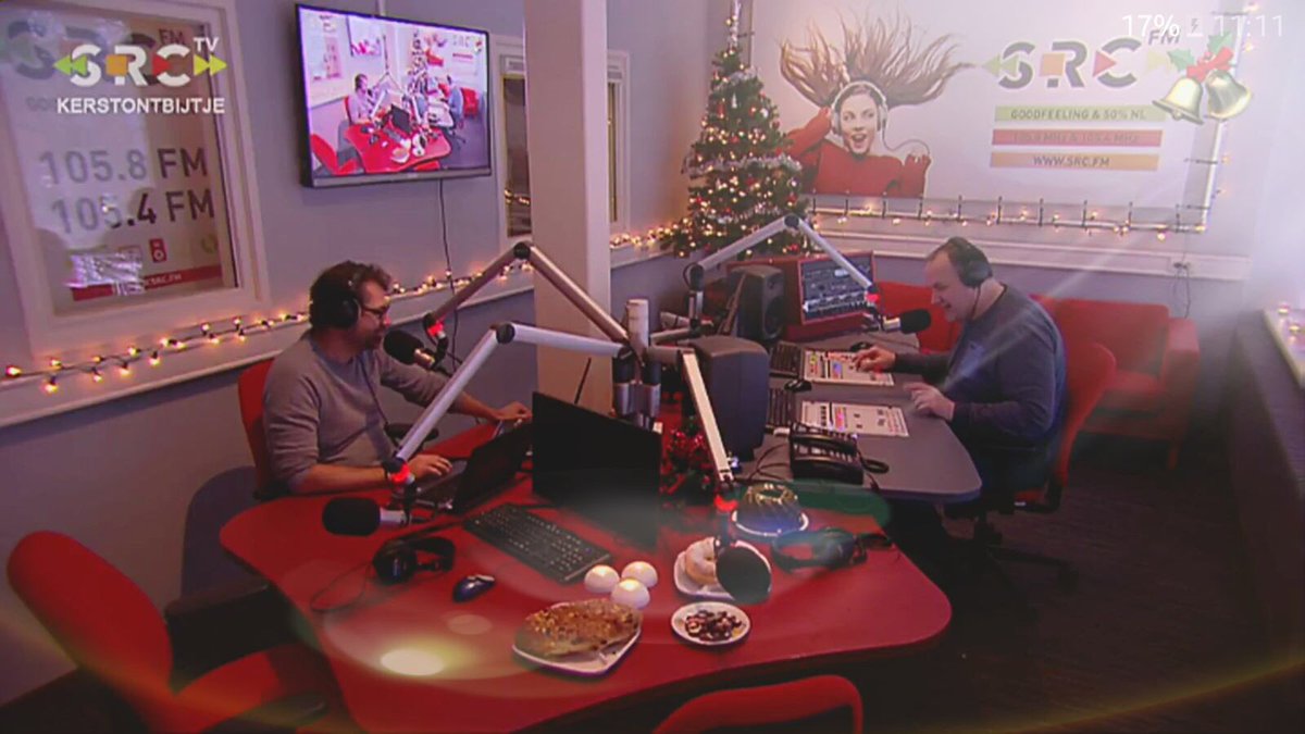 SRCKantine's tweet photo. Een heerlijk Kerstontbijtje, nu op de radio en televisie. De koffie staat klaar op @SRC_FM. Fijne kerstdagen. 🎄⛄️ https://t.co/U5VWrAQltq