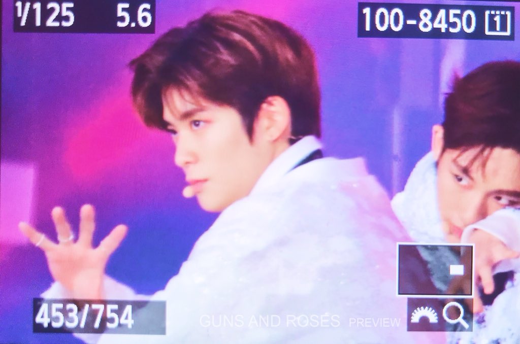 GNR9697's tweet photo. 171225 Preview 💖
#jaehyun #재현 #nct127 https://t.co/FdRdbJZsXx