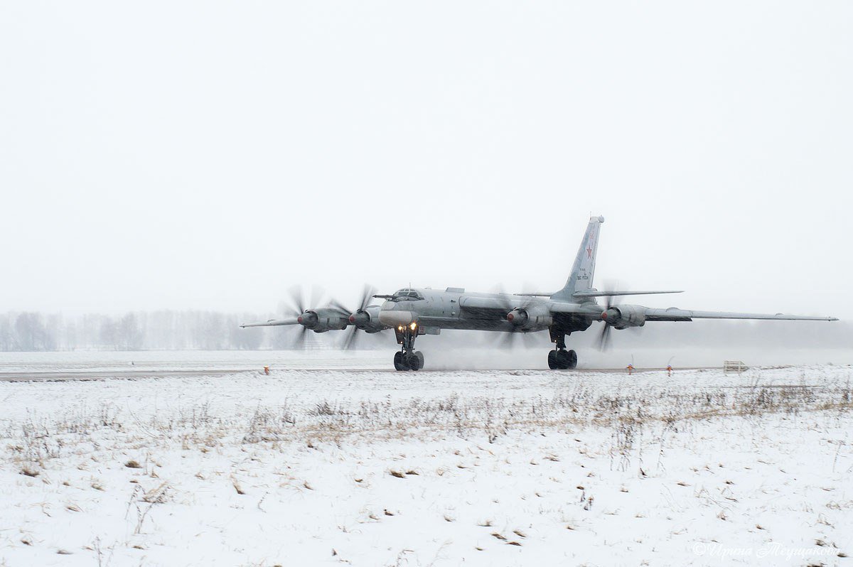 ту 95 воркута. ту-95 тикси. ту-95мс взлёт. ту 95 мс моздок. моздок ту-95к.