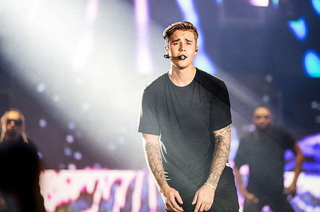 indiatimes's tweet photo. Which version of #Despacito did you like?
#Poll #PicturePoll #Beliebers #playlist
Know which songs made it to the #Indiatimes list here: World's biggest #SantaClaus sends wishes. #MerryChristmas
https://t.co/7PyooJpz1v https://t.co/LFdSUHDUC7